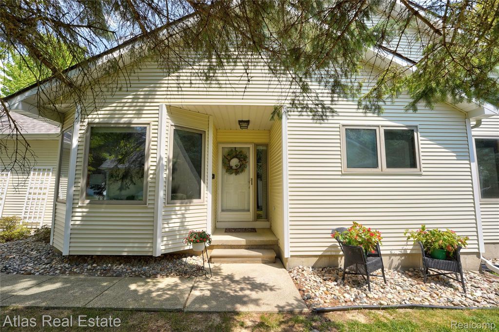 9434 Linda Drive, Davison