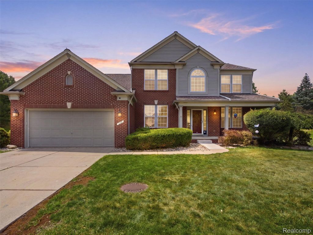 957 River Rock Drive, Holly township