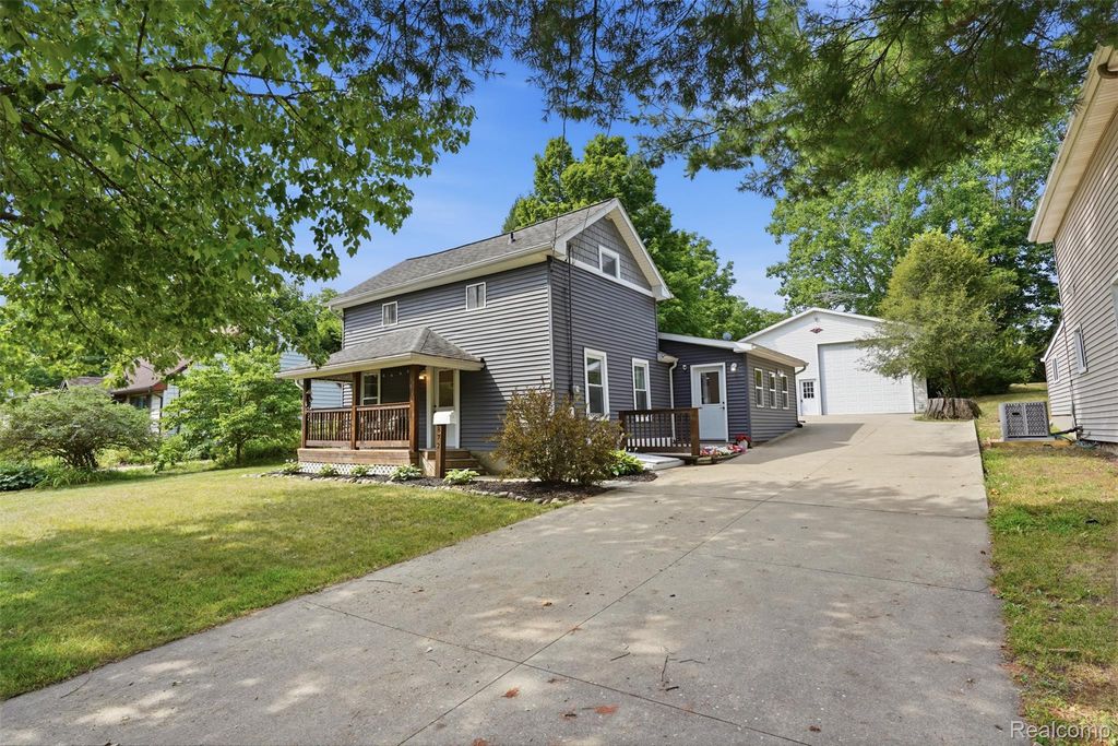 872 S Barnes Street, Mason city