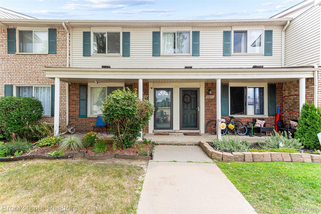 13408 Denver Circle N, Sterling Heights