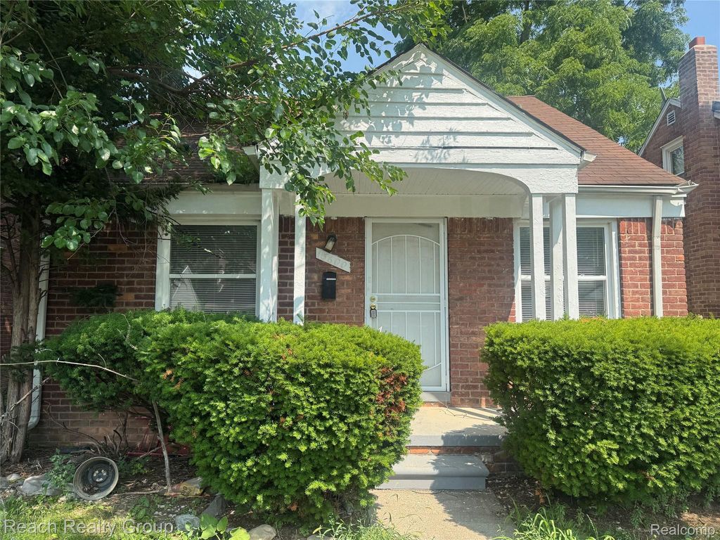 13600 Rosemont Avenue, Detroit city