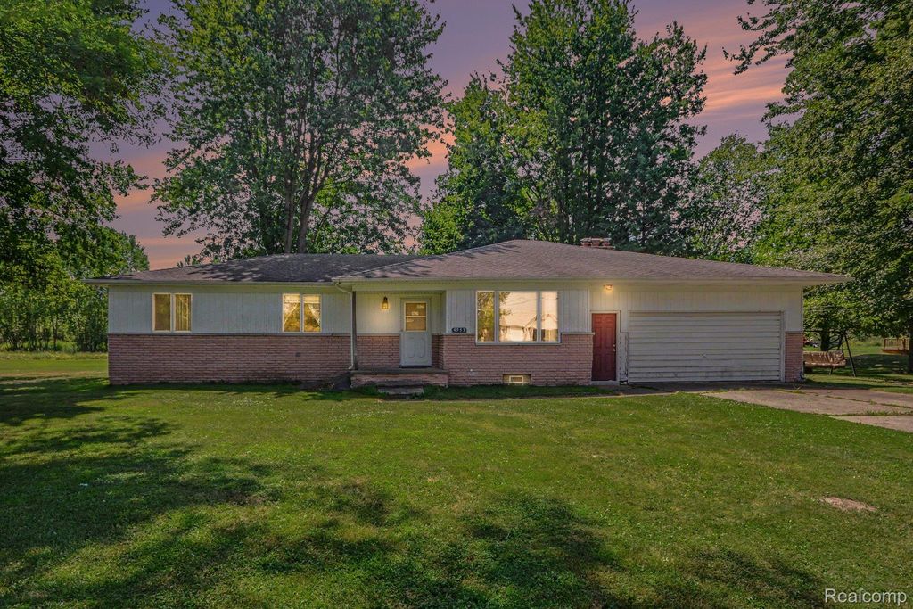 6953 Shea Road, Cottrellville township