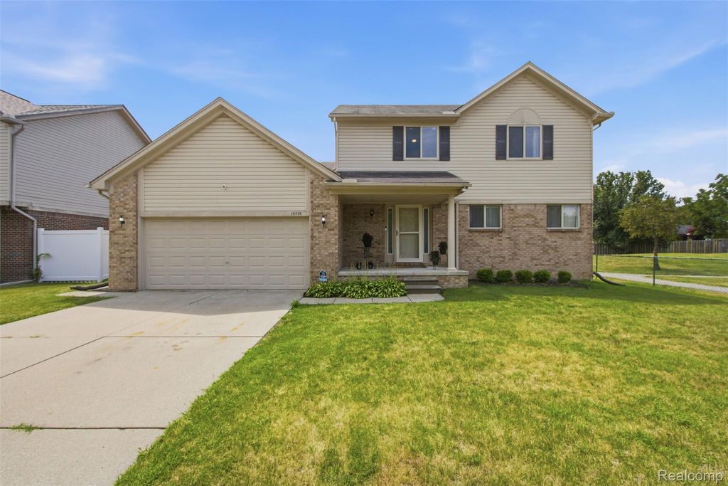 15770 E 14 Mile Road, Fraser city