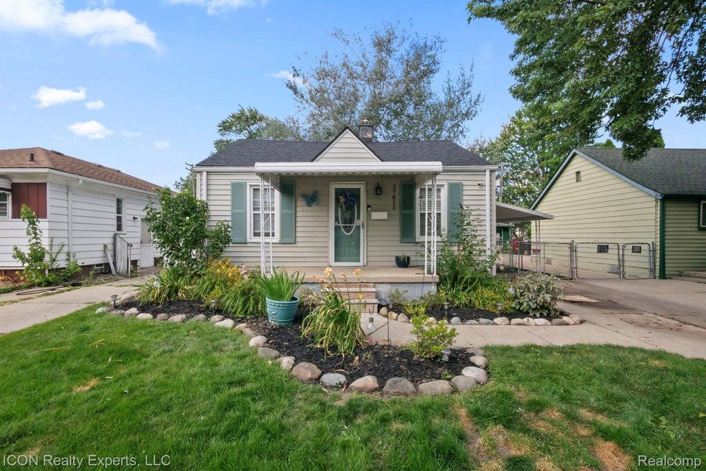27855 Kaufman Street, Roseville city