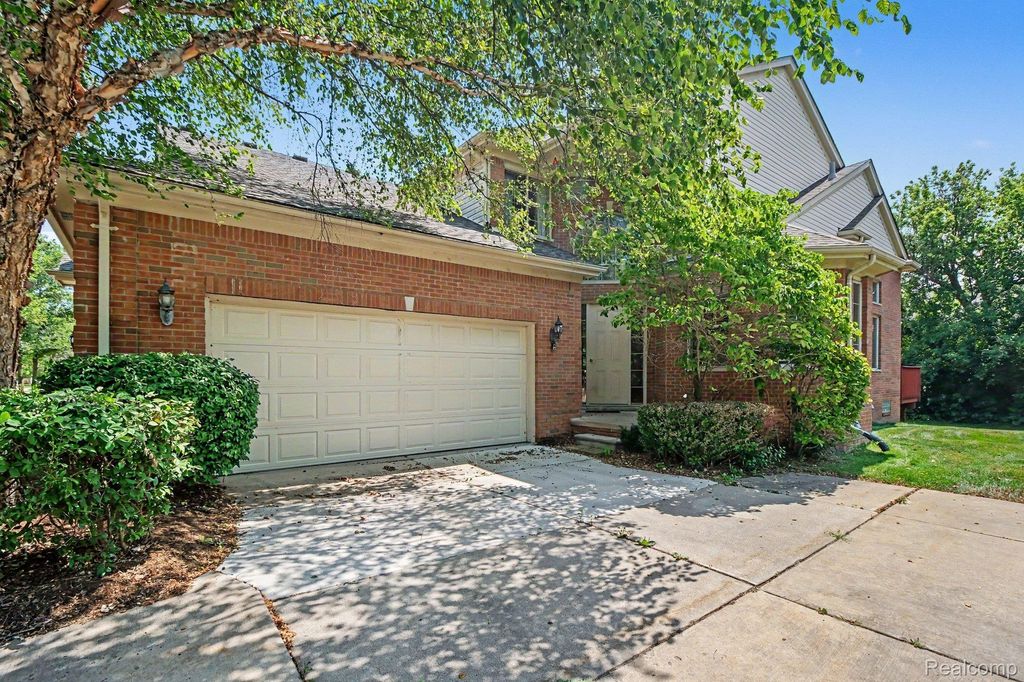1028 Maya Court Unit, Troy