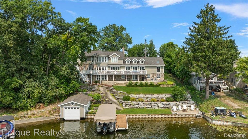 791 Central Drive, Lake Orion