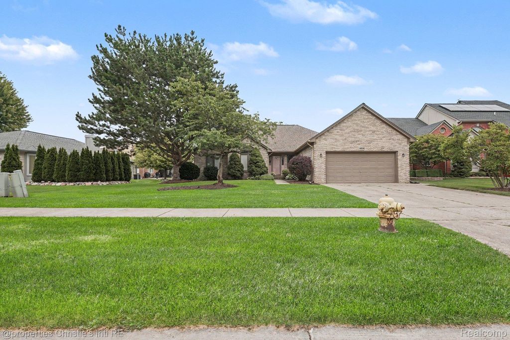 49316 Deerfield Park, Macomb township