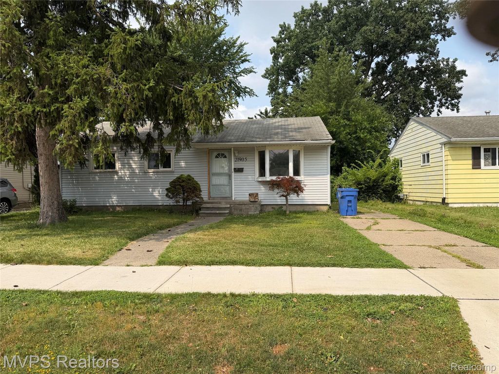 21905 Ira Boulevard, Warren city