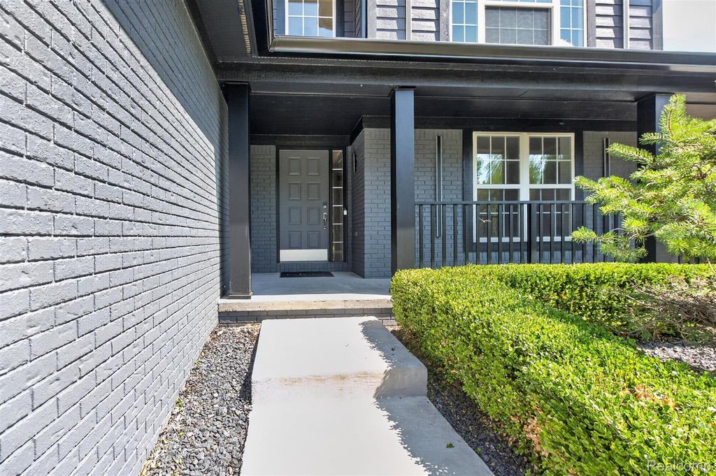 5729 Woodfield Parkway, Grand Blanc city