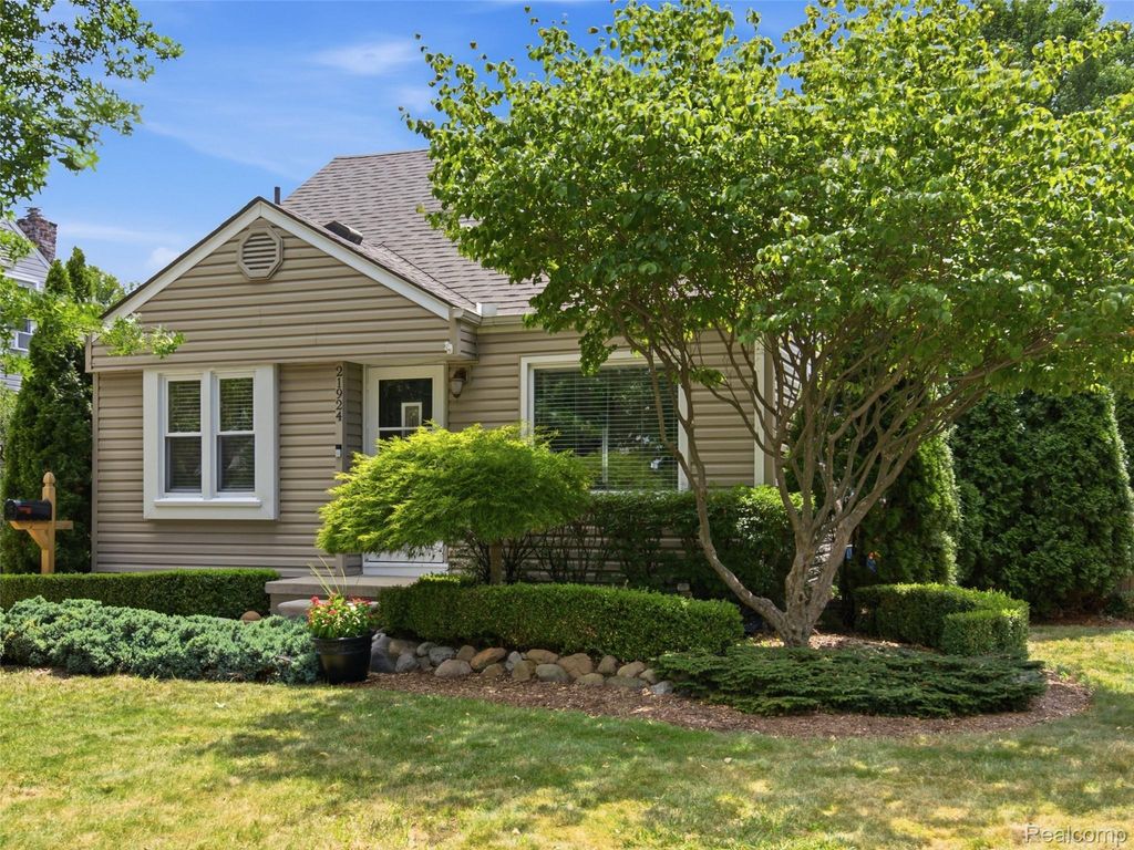 21924 Revere Street, St. Clair Shores city