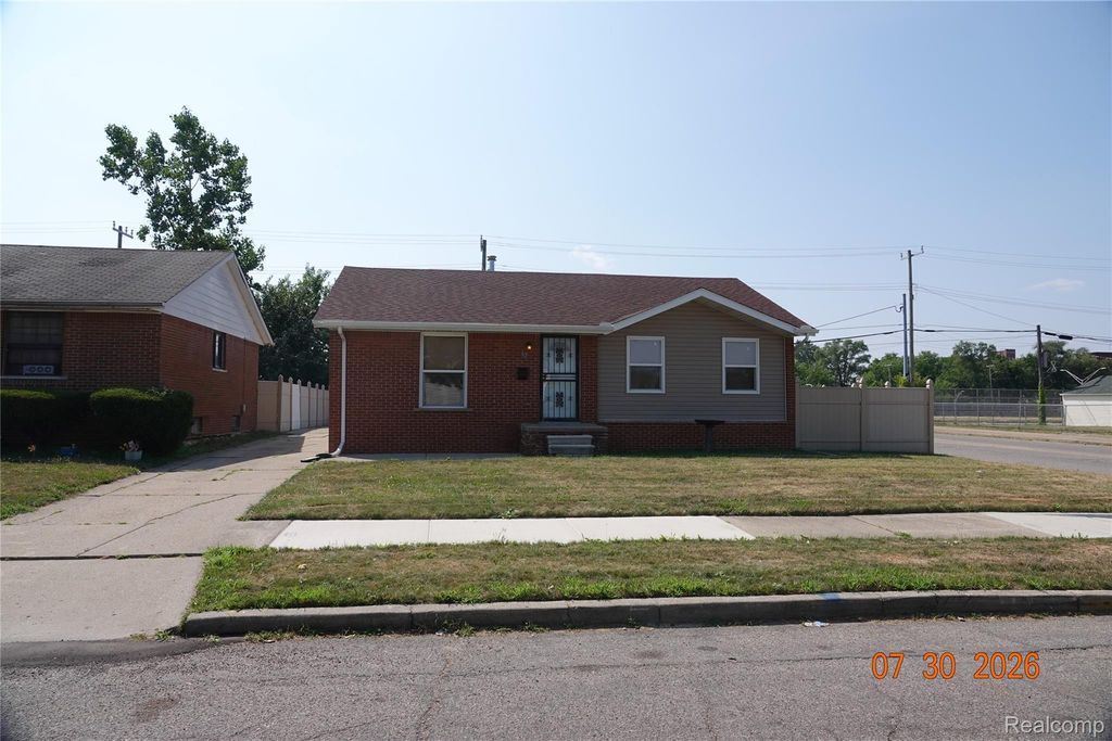 92 E Grand, Highland Park city