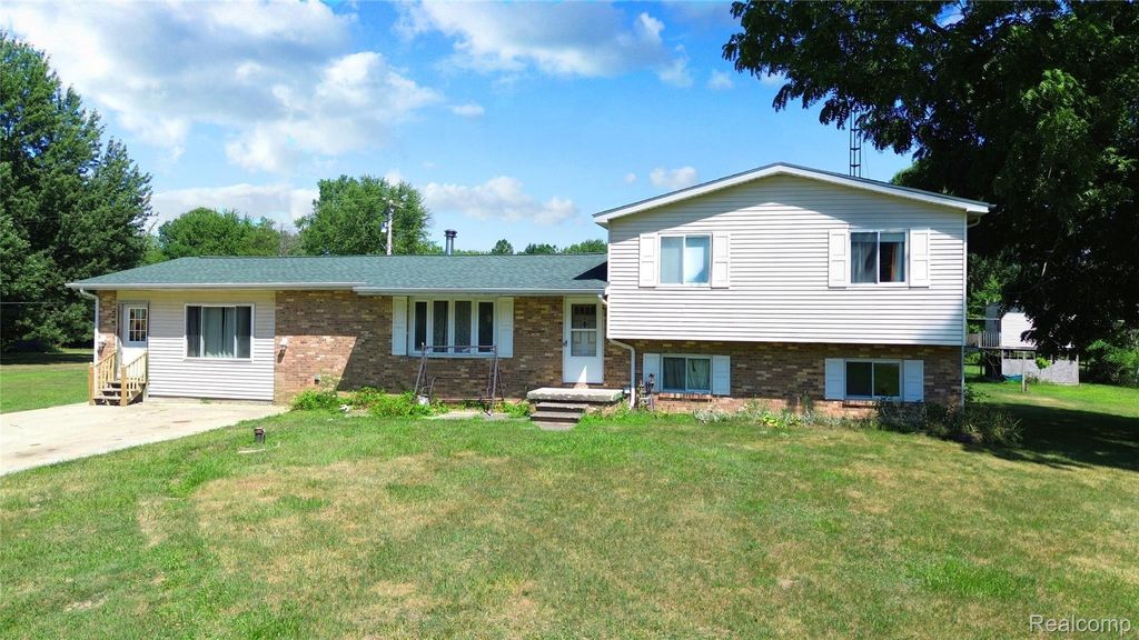 9264 Duffield Road, Montrose charter township