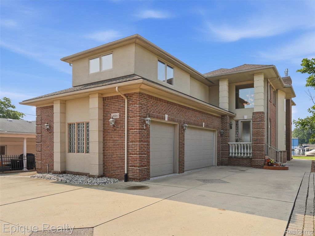 32354 N River Road, Harrison Township