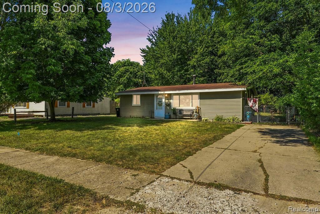 813 Oak Park Drive, Fenton city
