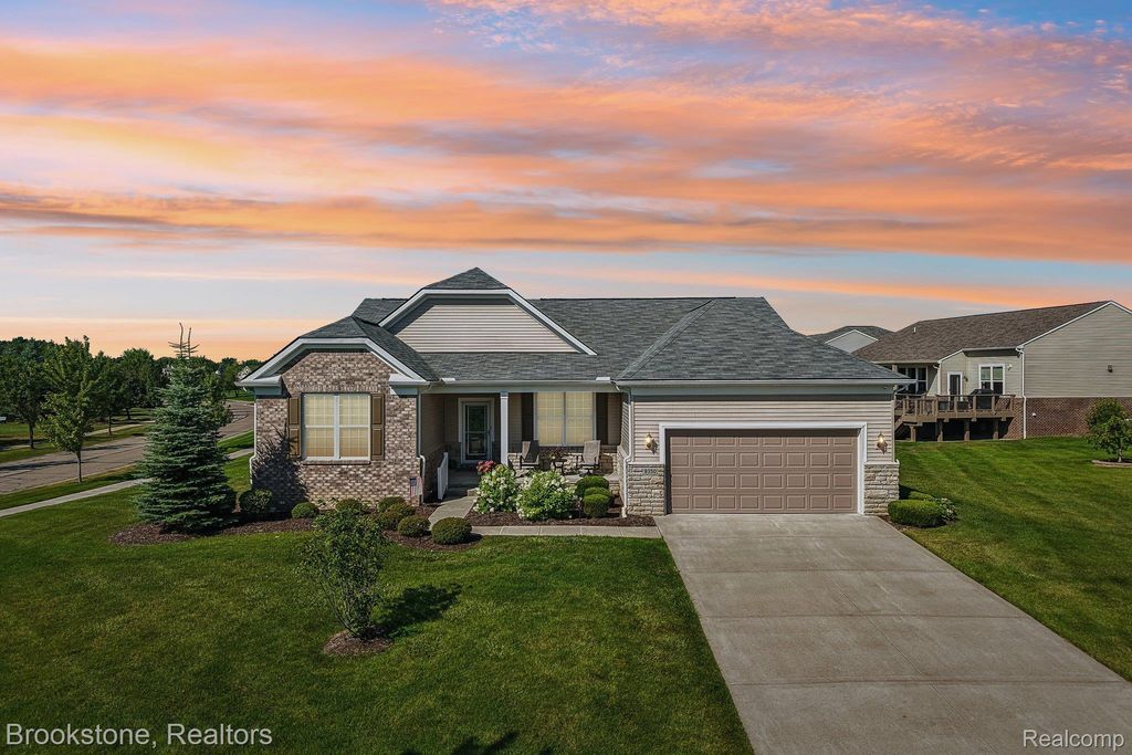 9350 Pebble Beach Lane, Grand Blanc