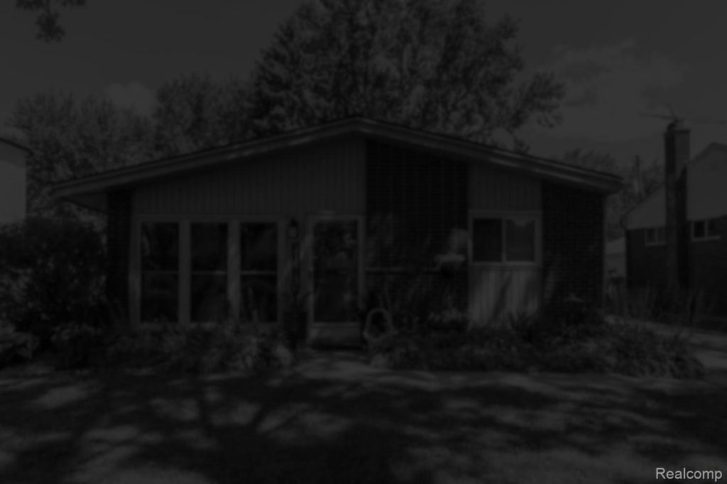 21613 Parkway, St. Clair Shores city