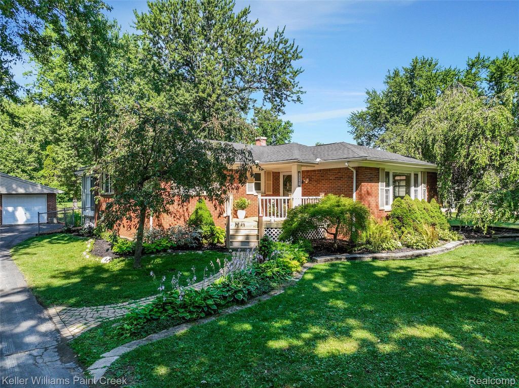 3302 Grant Road, Rochester Hills city