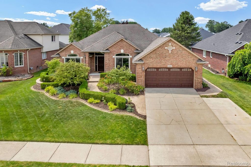 48381 Brittany Parc Dr Drive, Macomb township