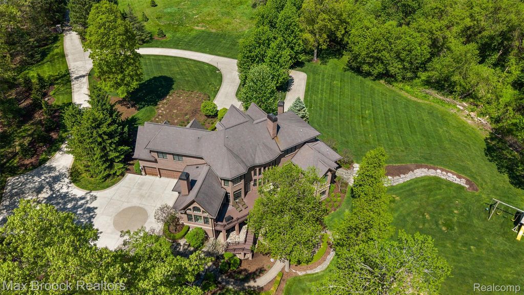 9716 Hadley Road, Clarkston