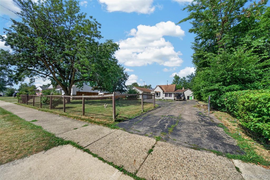 25801 Fern Street, Roseville city