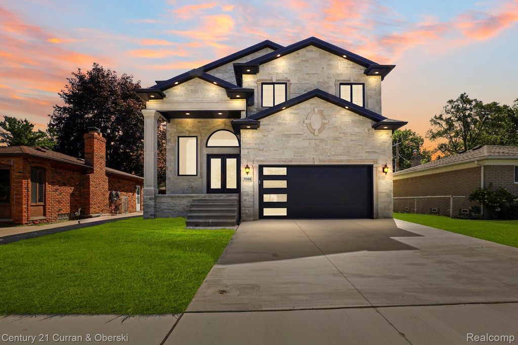 7086 Centralia Street, Dearborn city