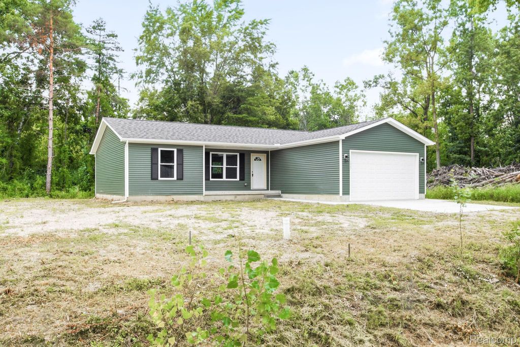 1047 39th Street, Port Huron charter township