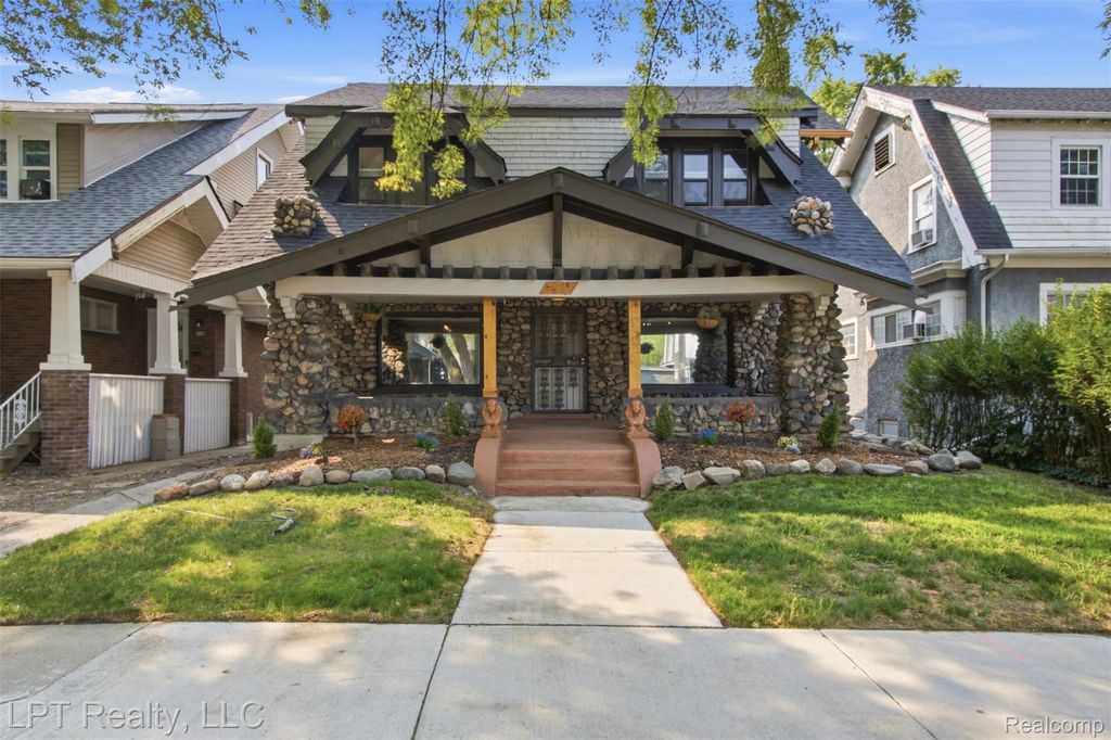 98 Massachusetts Street, Highland Park city