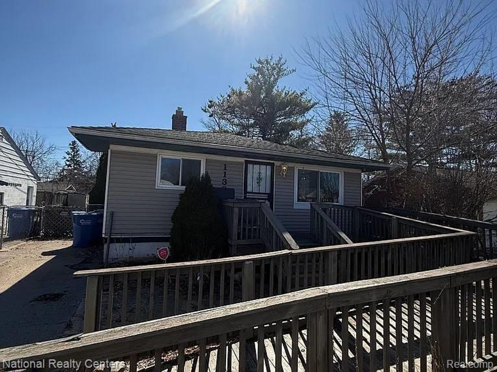 11330 Packard Avenue, Warren city