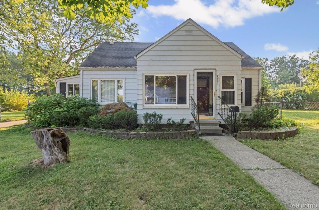 4802 Hazel Street, Dearborn Heights city