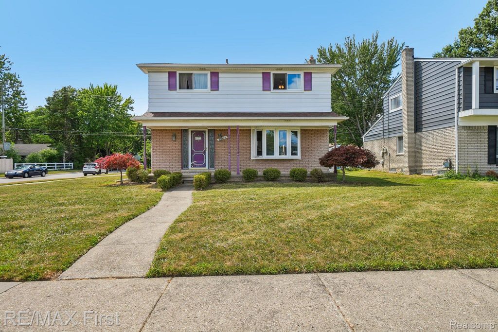 27309 Pierce Street, Southfield city
