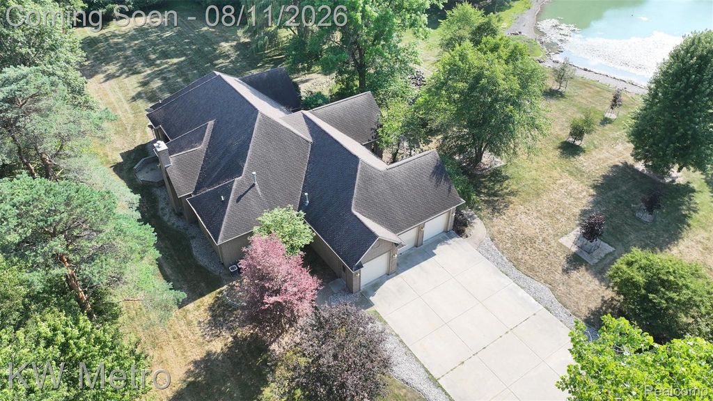 2315 Weigl Road, James township
