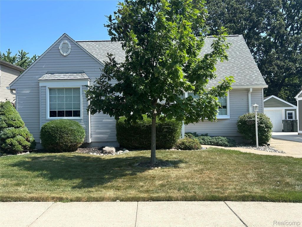 23231 Detour Street, St. Clair Shores city