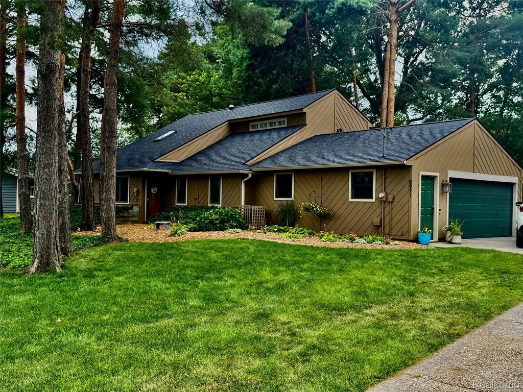 8971 Highland Drive, Tittabawassee township