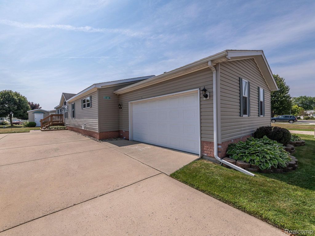 825 Stevens Trail, Raisinville township