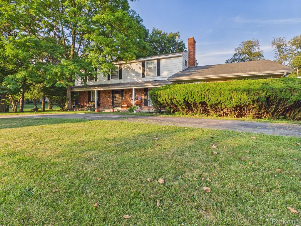 873 Winn Lake Road, Lapeer township