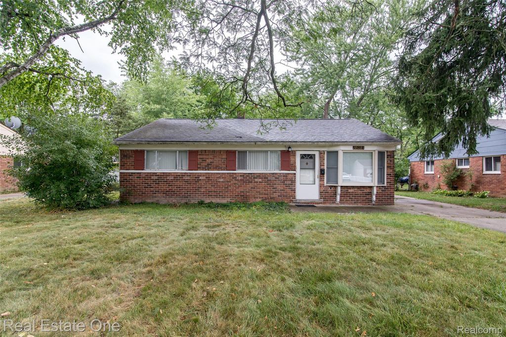 28051 Stuart Avenue, Southfield city