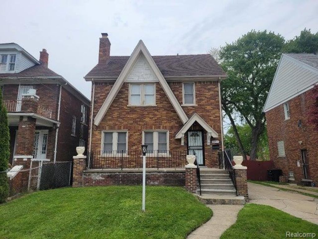 371 Piper Boulevard, Detroit city