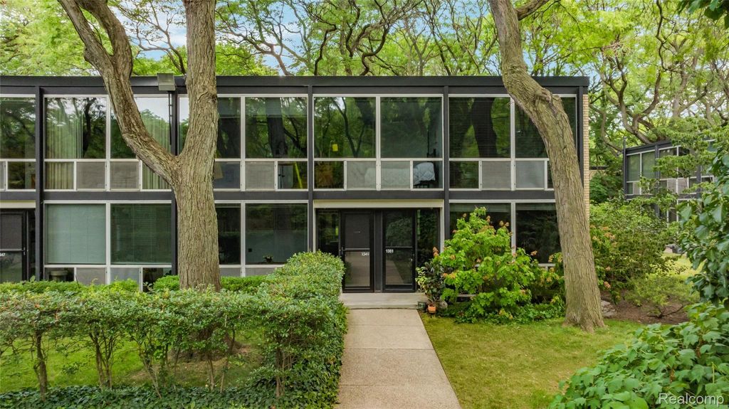 1349 Joliet Place, Detroit