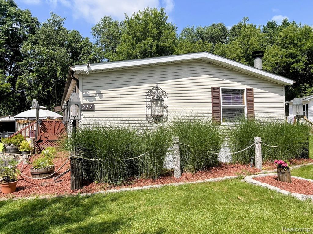 2500 Mann Road 272, Village of Clarkston city