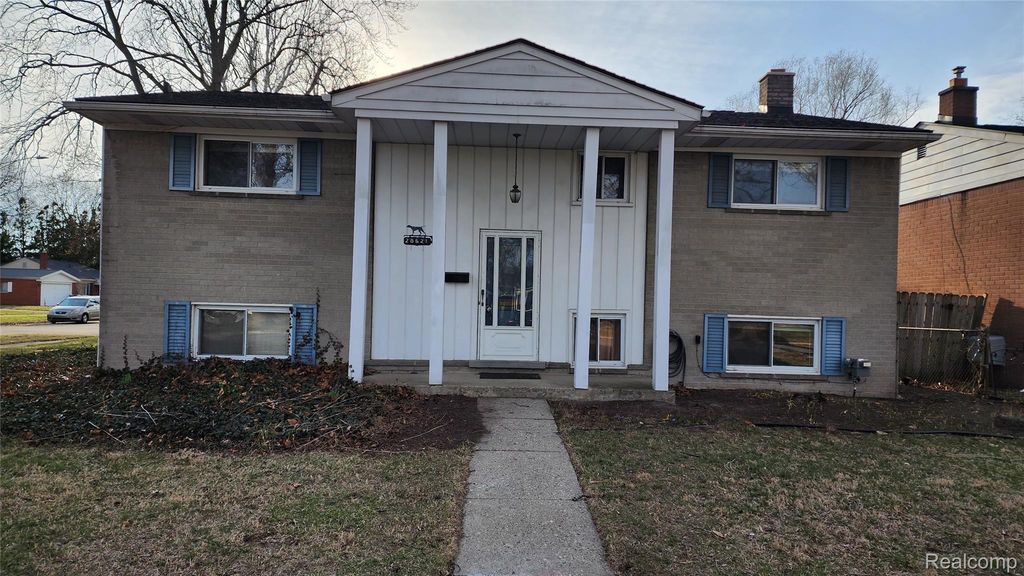 28621 Milton Avenue, Warren city