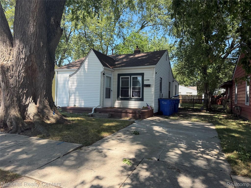 11299 Chalmers Avenue, Warren city