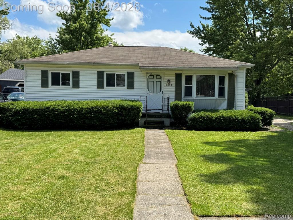 1285 W Oregon Street, Lapeer city