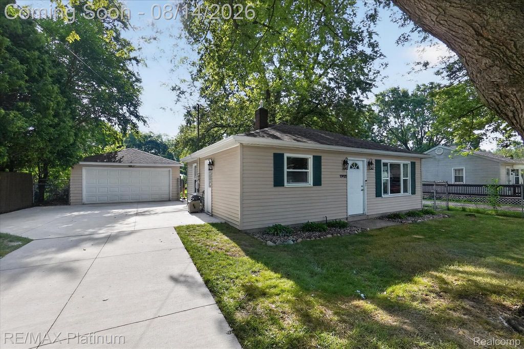 1902 Adelpha Avenue, Delhi charter township