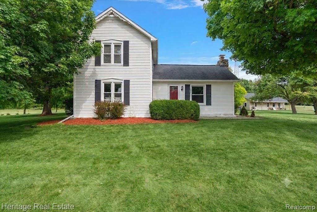 3877 N Oak Street, Metamora village