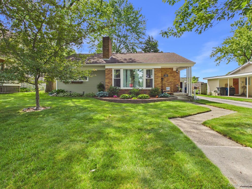 213 Sawyer Street, Grand Blanc city