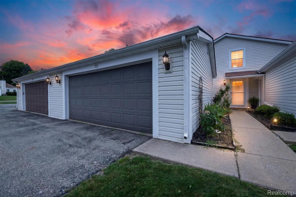 75 Oxford Oaks Drive 75, Oxford