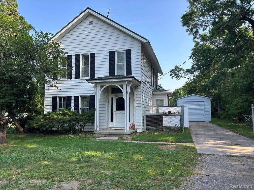 1285 Grange Hall Road, Holly township