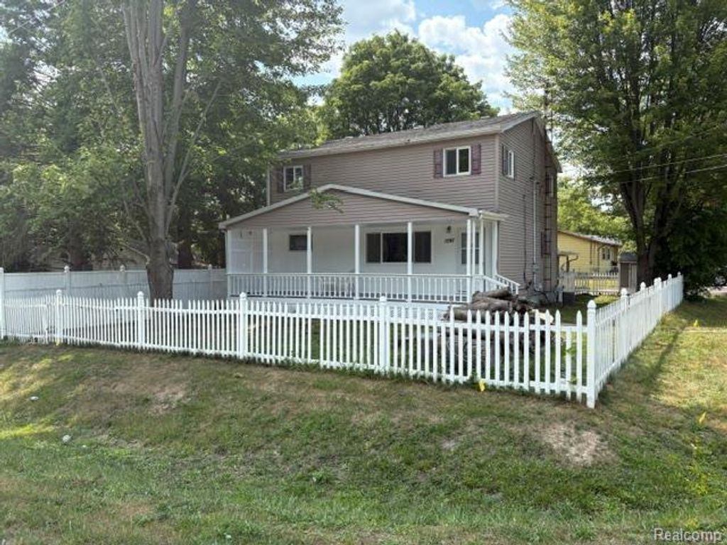 1297 Maxson Street, Flint charter township