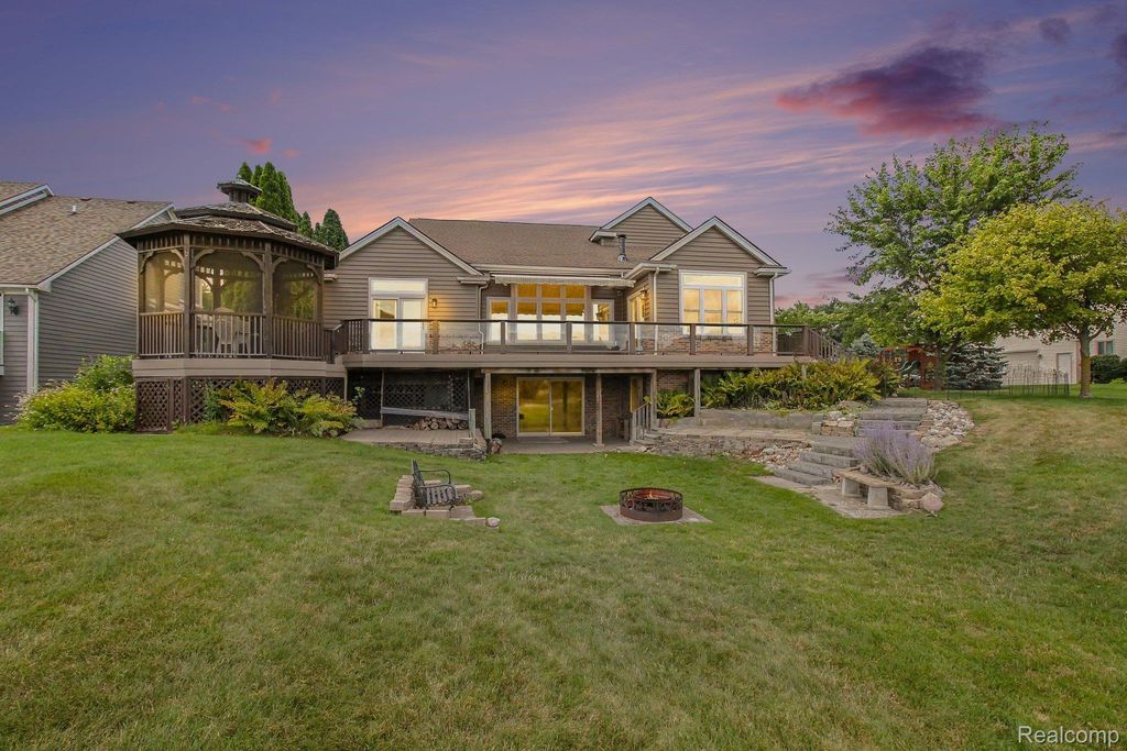 10654 W Braemar, Rose township