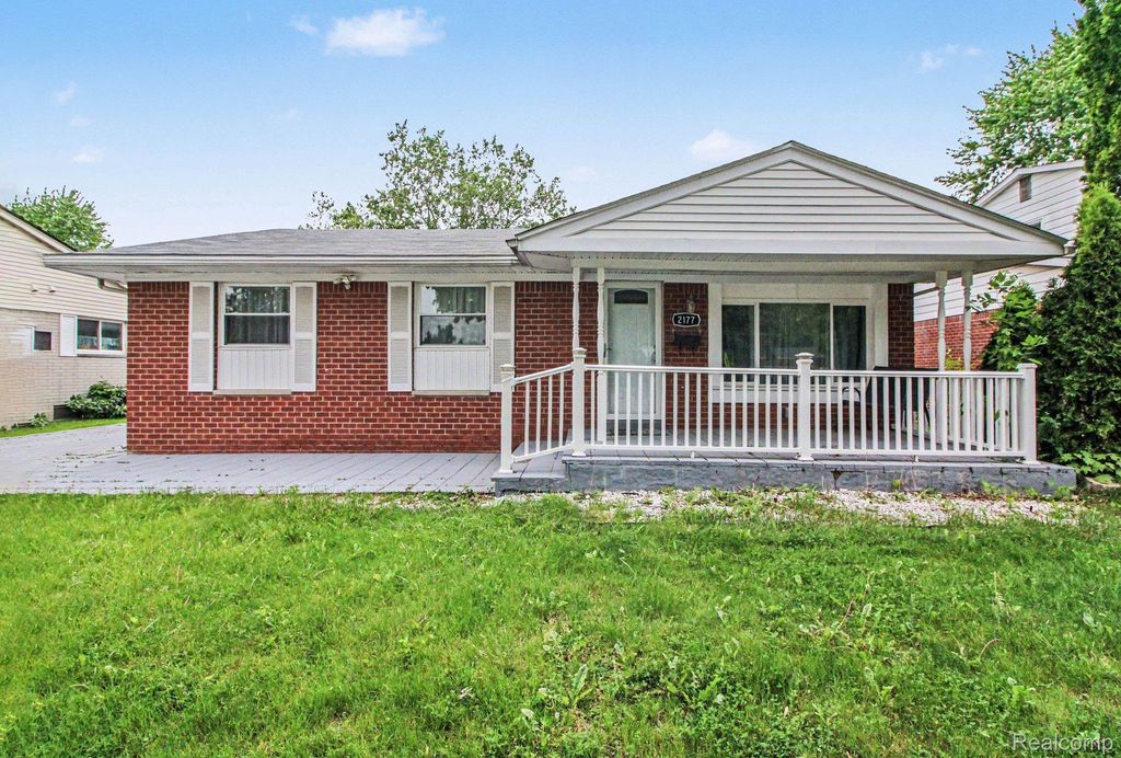 2177 Alexander Drive, Troy